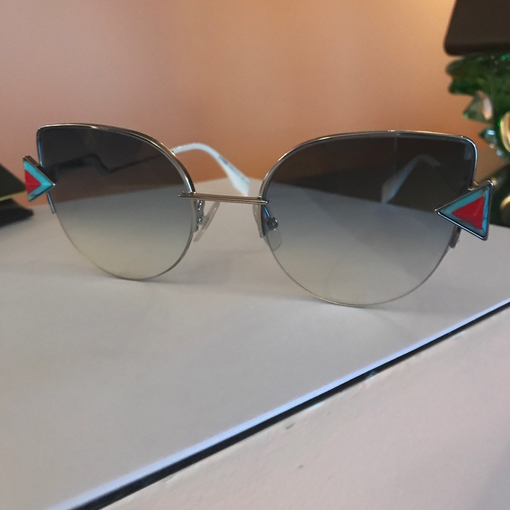 NEW FENDI Metal Cat-Eye Sunglasses
